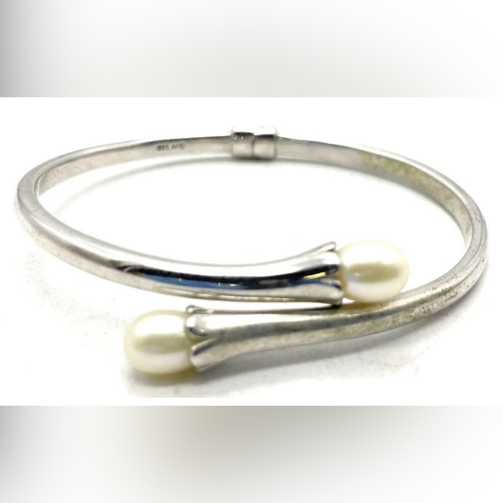 Andin Int’l 925 SILVER
CULTURED FRESHWATER PEARL
CUFF BRACELET 7.5" Lot 440
